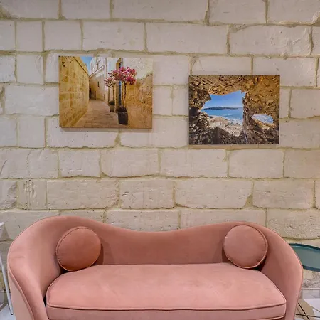 Stylish 1br In Sliema, With Private Terrace * סליאמה
